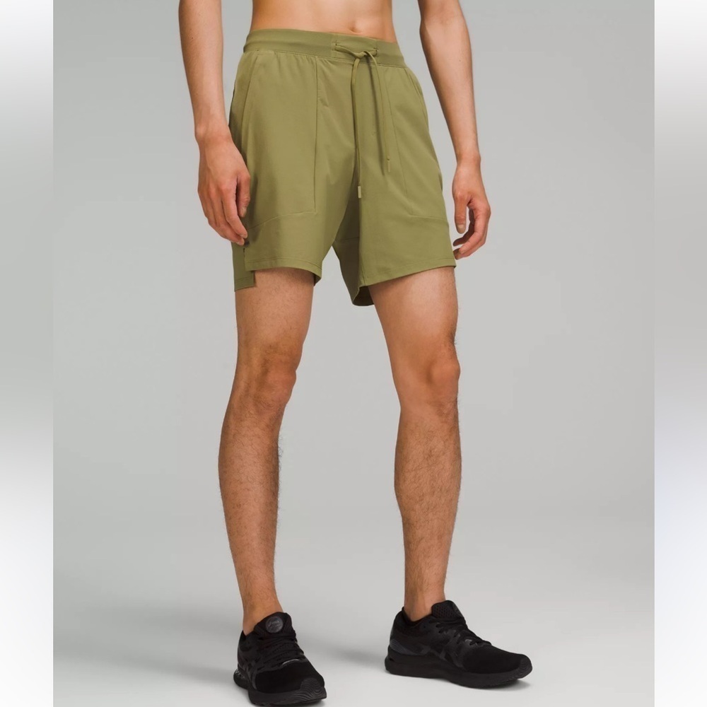 Lululemon License to Train Shorts Size S